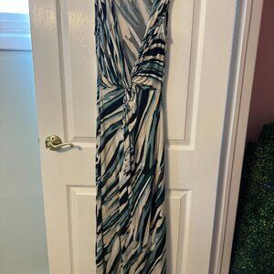 Ariella multi colored v neck maxi dress size M